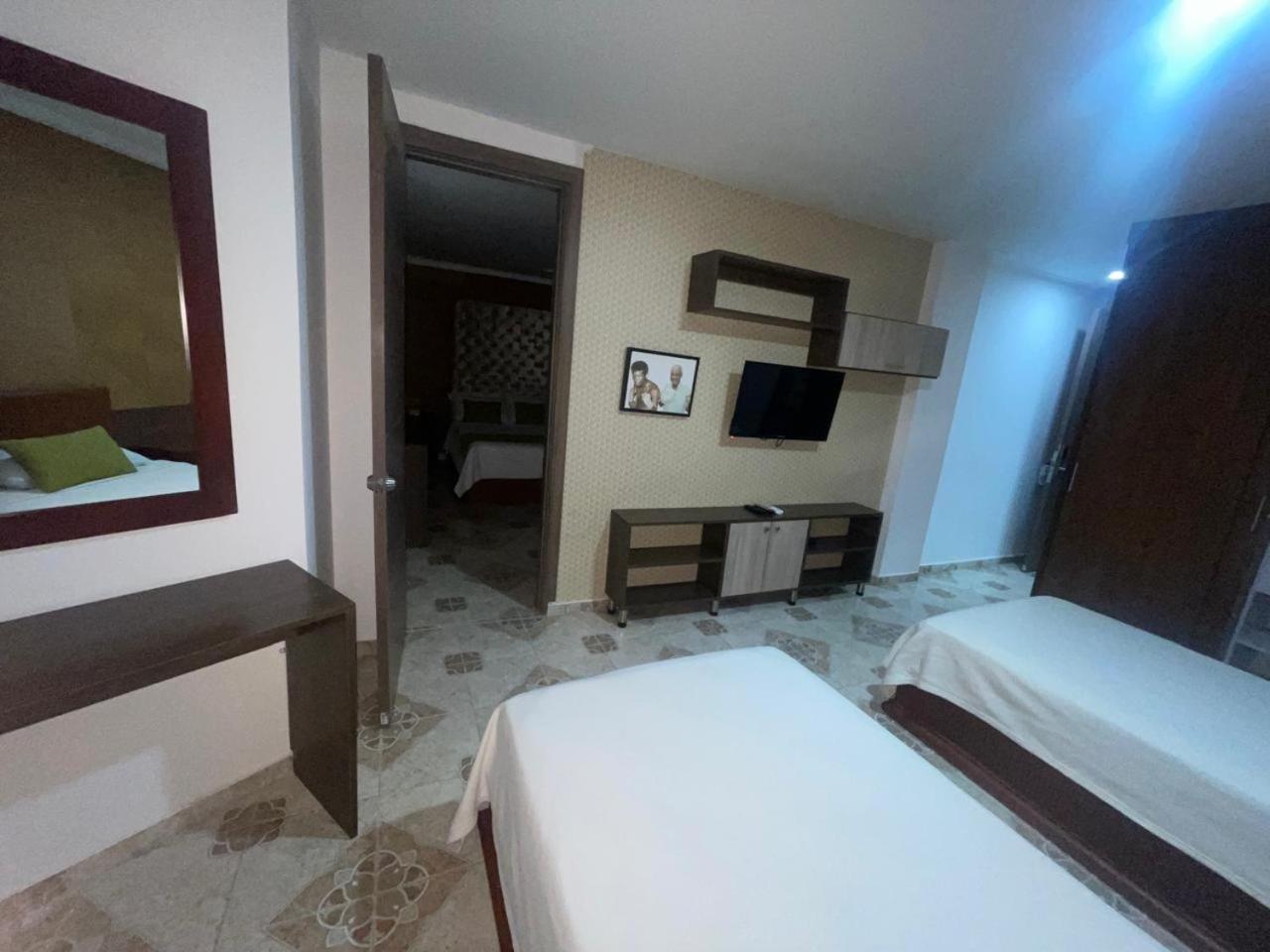 Hotel Prado 72 Inn バランキージャ エクステリア 写真